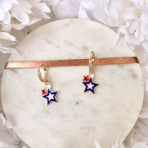 Red white & blue stars rhinestone huggy hoop earrings NWT handmade.